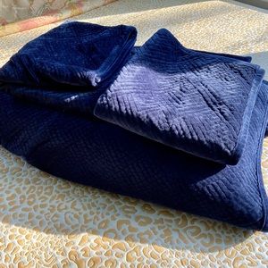 King Velvet Quilted Coverlet & 2 Shams Navy Blue